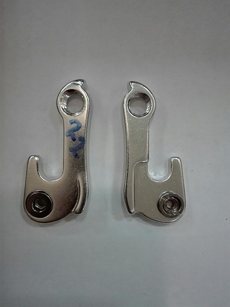 3132695-22 Держатель заднего переключателя (петух) NEW MODEL