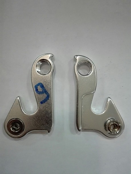 3132695-9 Держатель заднего переключателя (петух) NEW MODEL