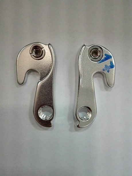 3132695-17 Держатель заднего переключателя (петух) NEW MODEL