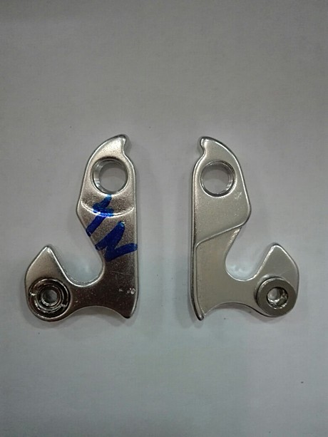 3132580-4N Держатель заднего переключателя (петух) NEW MODEL