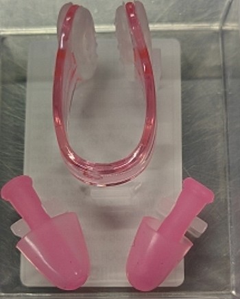 Комплект для плавания (зажим для носа и беруши) в боксе, розовый