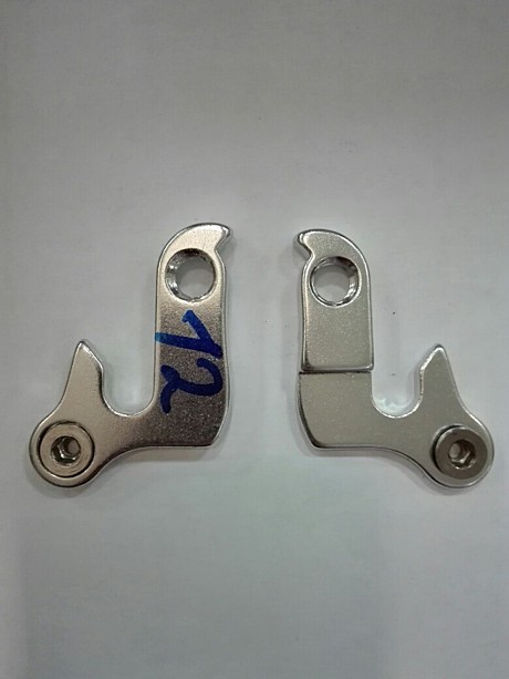 3132695-12 Держатель заднего переключателя (петух) NEW MODEL