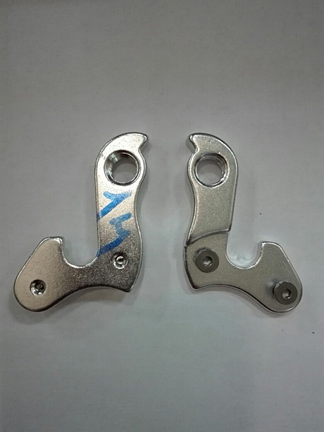 3132695-14 Держатель заднего переключателя (петух) NEW MODEL