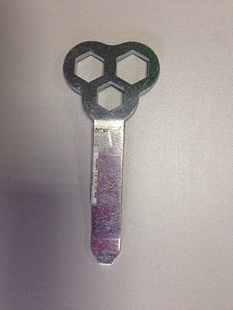 Ключ тройной  13-14-15  мм. (с   металлической бортовкой  )